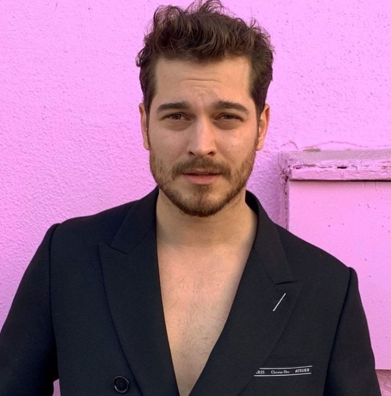 Турецкий актер Цагадай Улусой, 30 лет