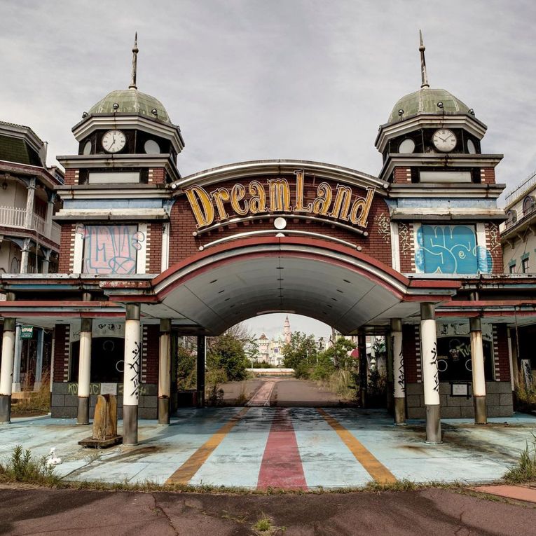 Добро пожаловать в заброшенный парк аттракционов «Nara Dreamland»