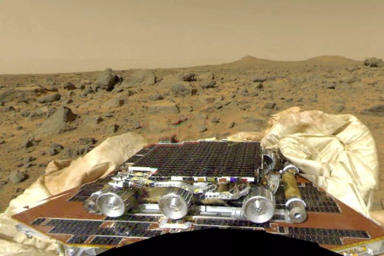 1997 год — Mars Pathfinder становится первым космическим кораблем, приземлившимся на Марс