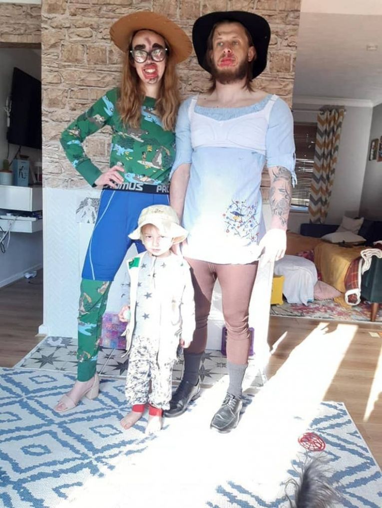 Затем дети дали родителям советы по моде и кардинально изменили свой стиль