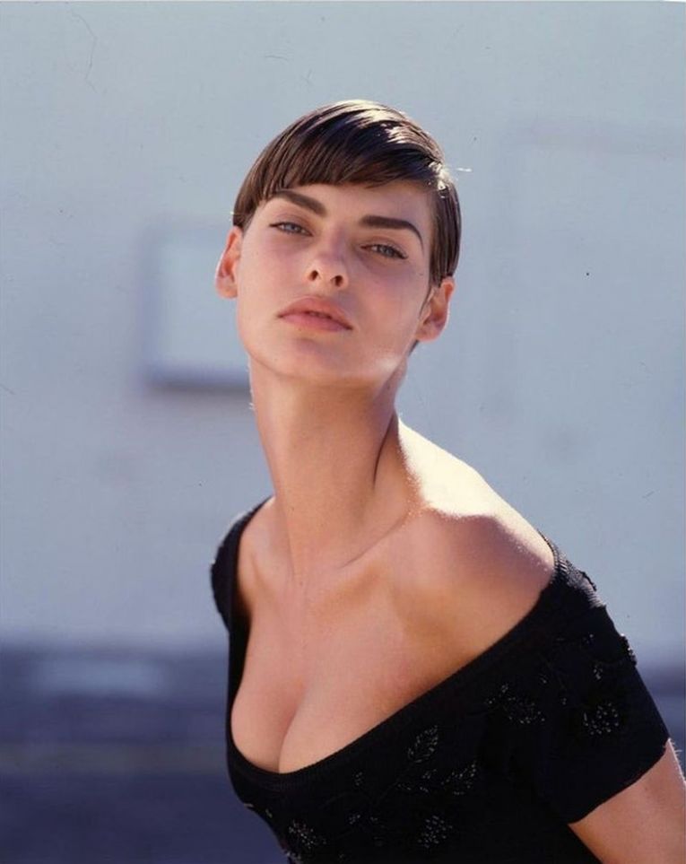 Линда Евангелиста, 1989
