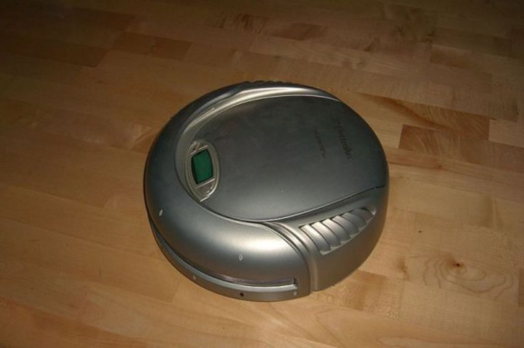 Первый автоматический пылесос Electrolux Trilobite, Швеция — 1996